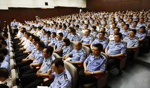 600余人出席警示會(huì)。圖片來源：重慶晚報(bào)