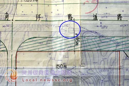 藍色標注處為“官田茶飲莊”，位于貢井開發(fā)區(qū)規(guī)劃綠地和省道綠化帶內(nèi)，正擋匯東起重機廠大門。