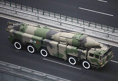 中國東風(fēng)-21C導(dǎo)彈在2009年的國慶閱兵中對(duì)外正式亮相。