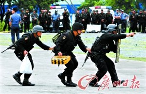 3日，菲律賓警方舉行人質(zhì)解救演習(xí)。