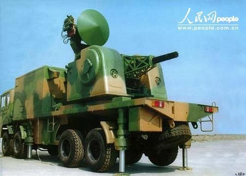 國產(chǎn)“陸盾”2000型近程防空武器系統(tǒng)配有4個射擊穩(wěn)定器，發(fā)射之前穩(wěn)定器放下，以提高射擊時的穩(wěn)定性。