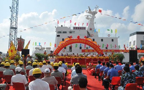 中國最先進(jìn)的漁政執(zhí)法船——中國漁政310船，29日在廣東湛江海濱船廠舉行交船儀式。