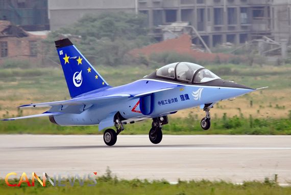 L-15“獵鷹”。