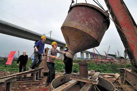 貴廣、南廣高鐵廣州樞紐工程2010年時(shí)快速推進(jìn)的場(chǎng)景，已是明日黃花