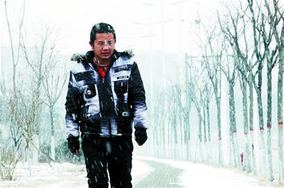 青島龍年首雪連下20小時氣勢足 49根碘化銀助增雪