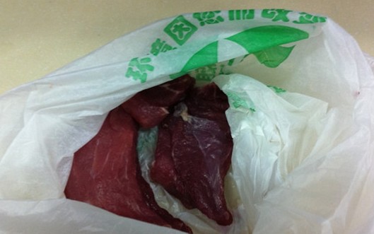 利客來(lái)購(gòu)買(mǎi)的豬肉顏色發(fā)暗