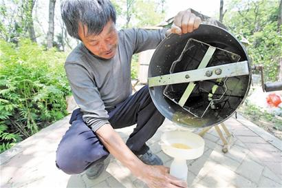 青島櫸林山野蜜純靠化學(xué)添加劑 大米糖漿勾兌竟達歐盟標準