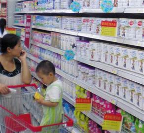 洋奶粉換個(gè)馬甲就漲價(jià) 多美滋漲10%引跟風(fēng)漲價(jià)潮