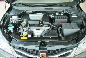 有車主投訴榮威350手動擋變速箱有異響，具體表現(xiàn)在怠速時中控臺有“噠噠”的輕微異響，汽車啟動后明顯能聽到“噠噠”聲