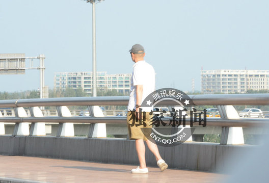 大腕葛優(yōu)低調出行不開豪車