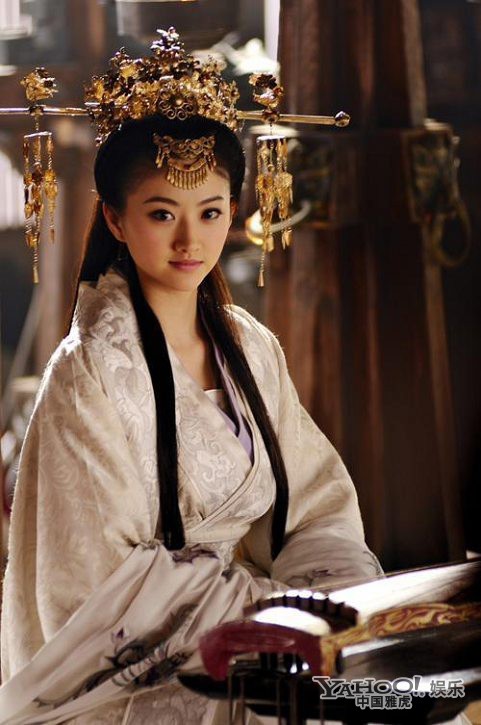 孫子大傳——景甜，本來(lái)景甜的美是甜美的小家碧玉，但是孫子大傳的造型做得大氣而古樸，效果反而比專門為景甜量身打造的戰(zhàn)國(guó)造型漂亮很多。