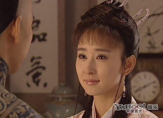康熙秘史——青格爾，胡靜我不喜歡清裝，但是扛不住胡靜顏太厲害不過這里面私以為還是胡靜這套漢人裝更漂亮~江南水鄉(xiāng)走出的一雙含情目