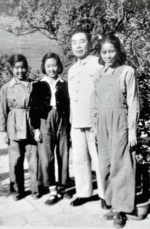 周恩來夫婦情書曝光:澡要常洗回來要檢查哩
