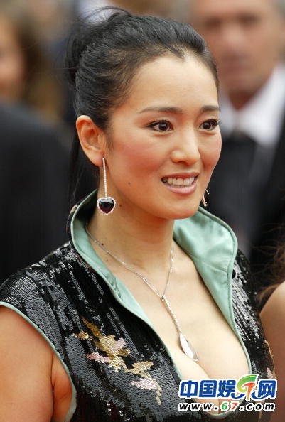 盤(pán)點(diǎn)女星紅毯華服妝容 范冰冰章子怡鞏俐國(guó)際范
