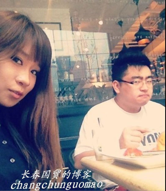 “鞠萍姐姐”20歲兒子與女友生活照 “鞠萍姐姐”20歲兒子與女友生活照