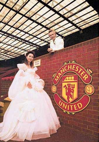 男星的老婆是賢內(nèi)助還是敗家婦