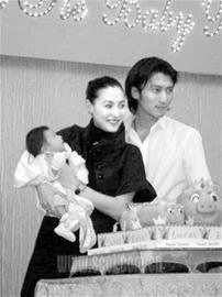 男星的老婆是賢內(nèi)助還是敗家婦