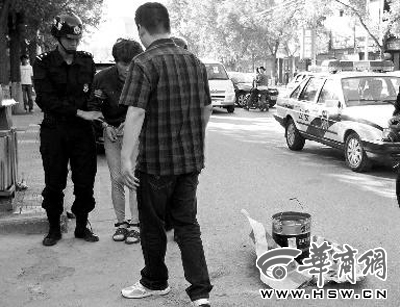 昨日下午，犯罪嫌疑人指認(rèn)現(xiàn)場(chǎng) 