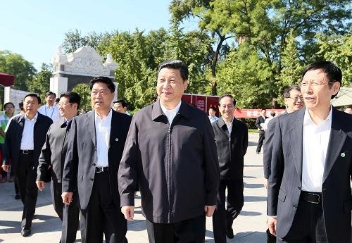習(xí)近平來(lái)到中國(guó)農(nóng)業(yè)大學(xué)，參加全國(guó)科普日活動(dòng)