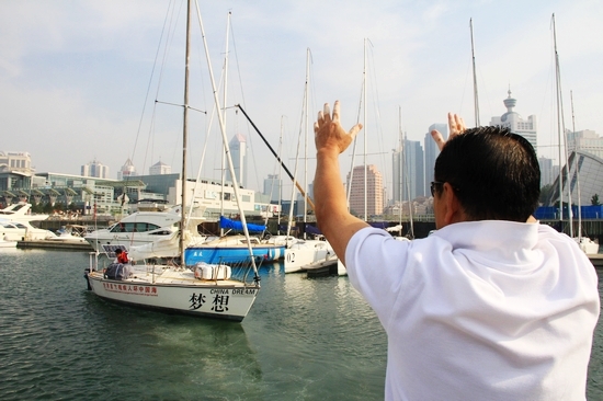 青島獨(dú)臂哥揚(yáng)帆環(huán)游中國海