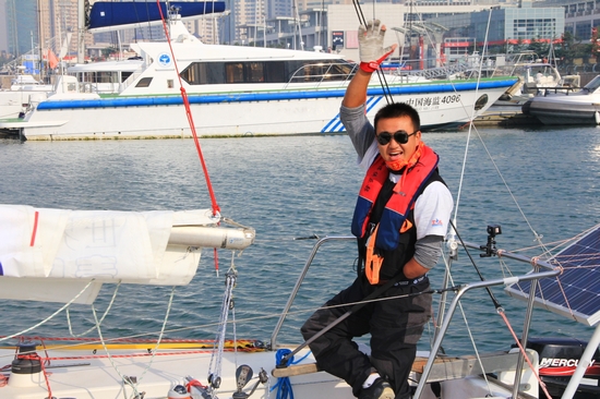 青島獨臂哥揚帆環(huán)游中國海