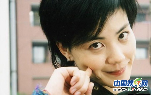 中老年明星賣(mài)萌叫板90后