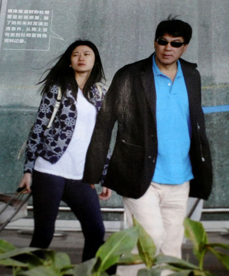 李若彤與富商男友親昵 男大女20歲 網(wǎng)友呼夢碎