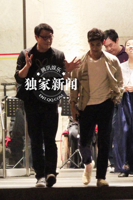 黎明與愛徒李治廷喝醉 北京千萬元?jiǎng)e墅首曝光