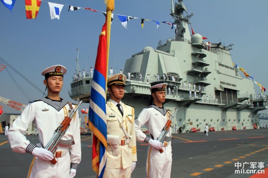 中國航母遼寧艦探訪 水兵廚房一塵不染