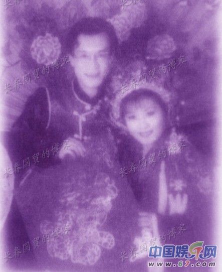 哈文李詠青澀結(jié)婚照曝光 大學愛情修成正果