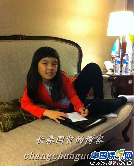 哈文李詠青澀結(jié)婚照曝光 大學(xué)愛情修成正果