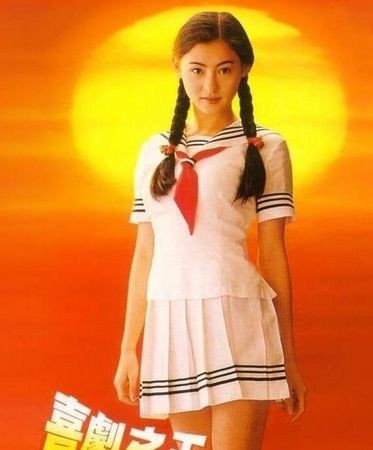 女星穿校服 風騷型就是不清純