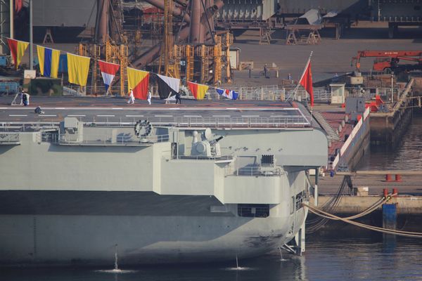 解讀遼寧艦武器系統(tǒng):無(wú)重型反艦導(dǎo)彈因用處不大
