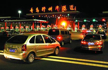 青島橋隧明日將迎車(chē)流高峰
