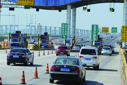 青島高速路免費(fèi)迎大考 高峰超春運(yùn)