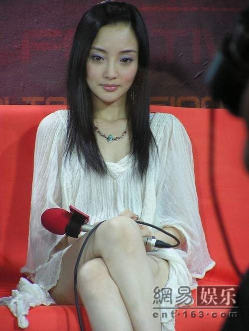 越長(zhǎng)越慘不忍睹的年輕女星