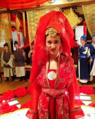 新白發(fā)魔女傳幕后花絮曝光 萌點十足歡樂多