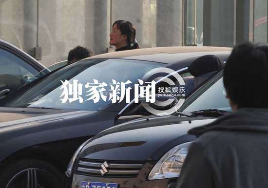 陳坤曬兒子訓狗照 9歲優(yōu)優(yōu)側臉輪廓帥過老爸