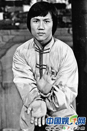 58歲趙雅芝長(zhǎng)腿驚現(xiàn)長(zhǎng)疤痕 偷情被暴打內(nèi)幕遭曝光