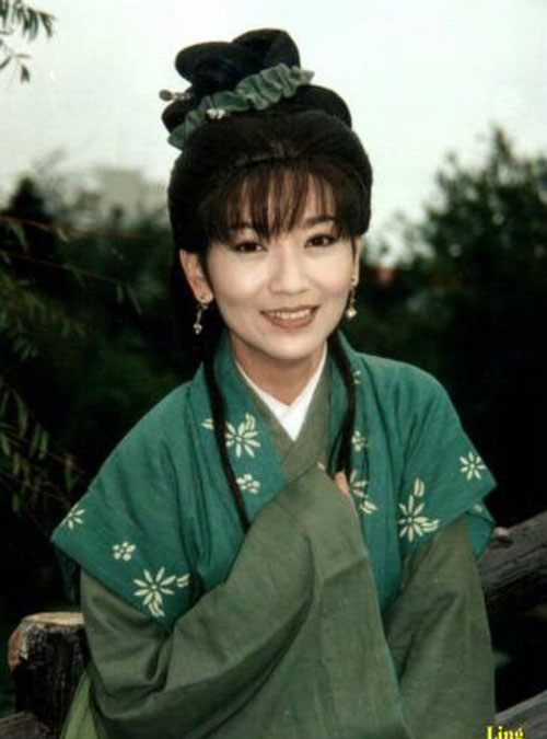 58歲趙雅芝長(zhǎng)腿驚現(xiàn)長(zhǎng)疤痕 偷情被暴打內(nèi)幕遭曝光