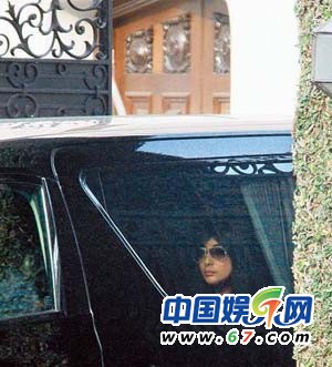 霍啟剛家族三代豪門婚姻:霍家媳婦個(gè)個(gè)是美女