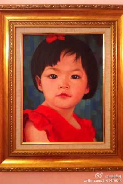 李湘曬女兒慶生照 王詩齡穿公主裙嘟嘴切蛋糕