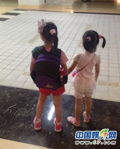 小S曬三個女兒可愛床頭照