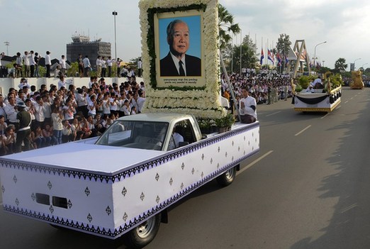 西哈努克遺體運返柬埔寨