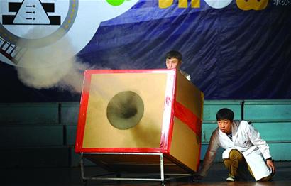 探訪(fǎng)青島中小學(xué)生科技節(jié):孩子創(chuàng)造力驚呆家長(zhǎng)