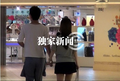 李小璐懷孕日記：露乳溝 曬恩愛(ài)