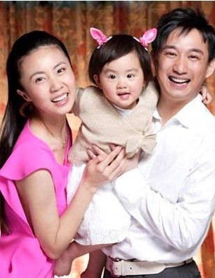 李小璐朱茵同日誕女遭調侃 盤點眾星女兒初長成