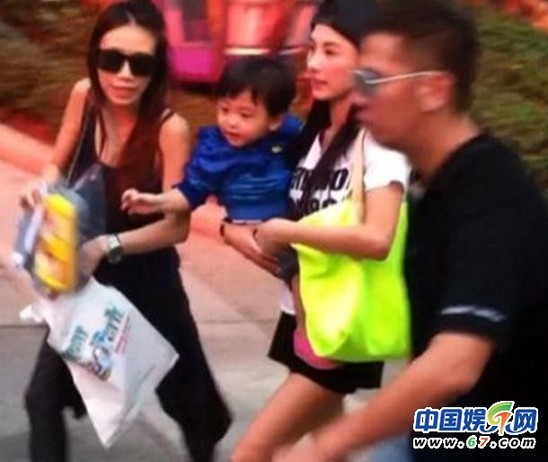 張柏芝小兒子近照曝光 長(zhǎng)發(fā)小Q似文靜女孩