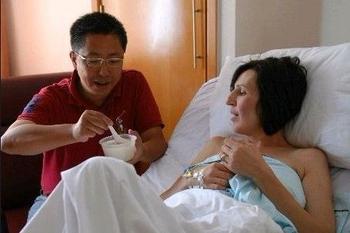 李陽妻子報案提出刑事指控