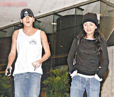 47歲曾華倩13歲愛子林浩賢曝光 就讀名校擅長游泳